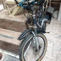 دوچرخه|دوچرخه، اسکیت، اسکوتر|رباط‌کریم, رباط‌کریم|دیوار