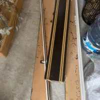 تعدادی چوب پرده با گیره