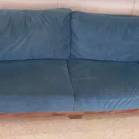 مبل سه نفره + دو مبل یک نفره + دو صندلی میزبان