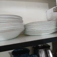 سرویس دوازده نفره غذا خوری به فروش می رسد