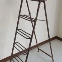 نردبان آهنی قدیمی سنگین