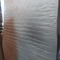 تشک فنری رویال۲در۱۶۰.استفاده شده ولی سالم قیمت۱۵۰۰