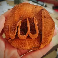 قاب معرق رو تنه درخت