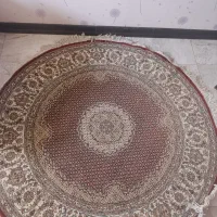تلویزیون پتو قالیچه وتعدادی وسایل منزل