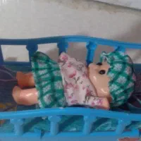 اسباب بازی و ظرف غذا