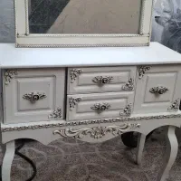 آینه و میز کنسول دار در حد نو