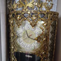 ساعت ایستاده وگلدان