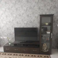 میز تلوزیون تمیز و مرتب