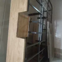 استند پله دار آهنی|کتابخانه، شلف، قفسه‌های دیواری|تهران, باشگاه نفت|دیوار