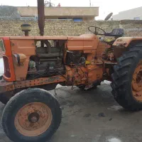 دوعدد تراکتور رومانی به مدل  ۶۸ و۶۰  تمیز