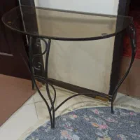 میز فرفورجه‌ای با آینه کاملا سالم