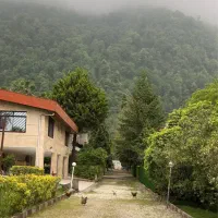 ویلا-باغ-700-متری-چلک-شهرکی-مسکونی-سند