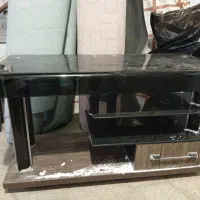 میز شیشه‌ای ترک