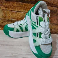 کفش اسپورت  زیبا|کفش و لباس بچه|مرودشت, فاز دوم شهرک فرهنگیان|دیوار