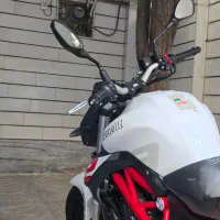 بنلی ۳۰۰ مدل ۱۴۰۱