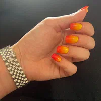 انجام خدمات ناخن|خدمات آرایشگری و زیبایی|شیراز, خلدبرین|دیوار