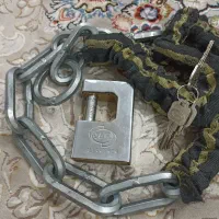 قفل وزنجیر