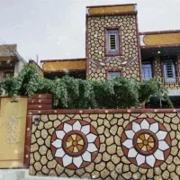 نما ساختمان طرح سنگ و چوب و سنتی