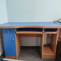 میز تحریر و صندلی چرخدار
