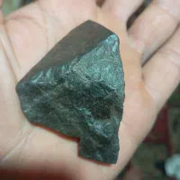 سنگ اسمانی|کلکسیون اشیاء عتیقه|شیراز, لب آب|دیوار