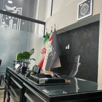 یک جای خالی برای یک آدم با انگیزه/املاک درویش