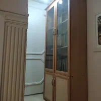کتابخانه و میز کارکرده