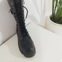 نیم بوت نو|کیف، کفش، کمربند|قره ضیاالدین, |دیوار