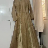 پیراهن مجلسی پوشیده