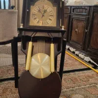 ساعت دیواری چوبی سالم۸۵۰