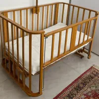تخت کنار مادر مناسب نوزادی تا ۳سال