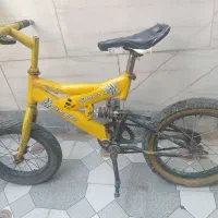 دوجرخه ۱۶ تمیزفقط نیازبه یک لاستیک داره