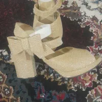 لباس زنانه|لباس|دوگنبدان, |دیوار