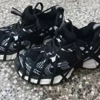 کتونی اسپایدر|کیف، کفش، کمربند|بروجرد, |دیوار