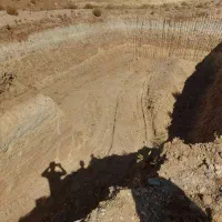 زمین با مجوز گلخانه|فروش زمین و ملک کلنگی|زنده رود, |دیوار