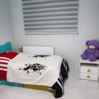 تخت و کمد کودک در حد نو