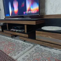 میز زیر تلویزیون