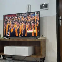 میز تلوزیون دیواری و زمینی درحد نو