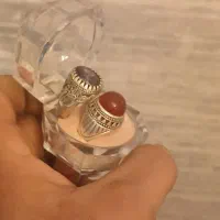 فروش انگشترای قدیمی اصل نصب داره