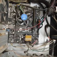 یک دستگاه کیس و مانیتور 17اینچ|رایانه رومیزی|کازرون, |دیوار