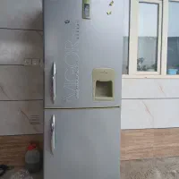 یخچال نیمه فریزر