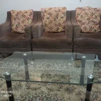 سه مبل تک نفره به همراه عسلی شیشه ای