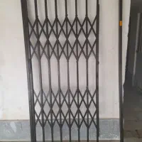 در آکاردیونی و در چوبی دو لت|مصالح و تجهیزات ساختمان|گلبهار, شهر جدید گلبهار|دیوار