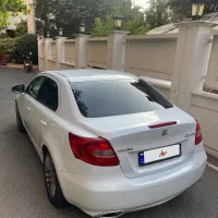 سوزوکی کیزاشی ۲۴۰۰ مدل۲۰۱۲ فول