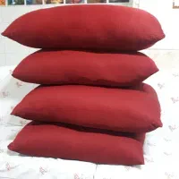 ۴ عدد بالشت و یک عدد تشک