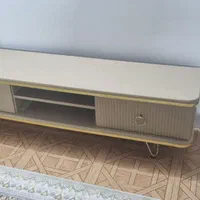 تلویزیون سامسونگ ۴۶ اینچ و میز تلویزیون|تلویزیون و پروژکتور|شاهین‌شهر, حافظ جنوبی|دیوار