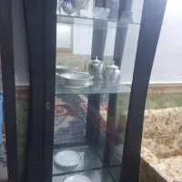 یک بوفه شیشه ای