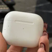 ایرپاد ۲ و پرو ۲ و ۳ و یک گوش سمت راست پرو