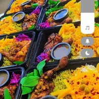 نیازمند نیرو در رستوران