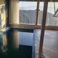 کلبه جنگلی سوئیسی استخردار|اجارهٔ کوتاهمدت ویلا و باغ|زیرآب, |دیوار