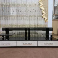 میز تلویزیون بسیار شیک و تمیز